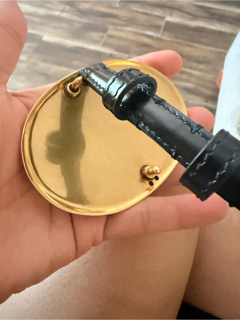 Gold-Tone Round Buckle Leather Belt Accessory - Black